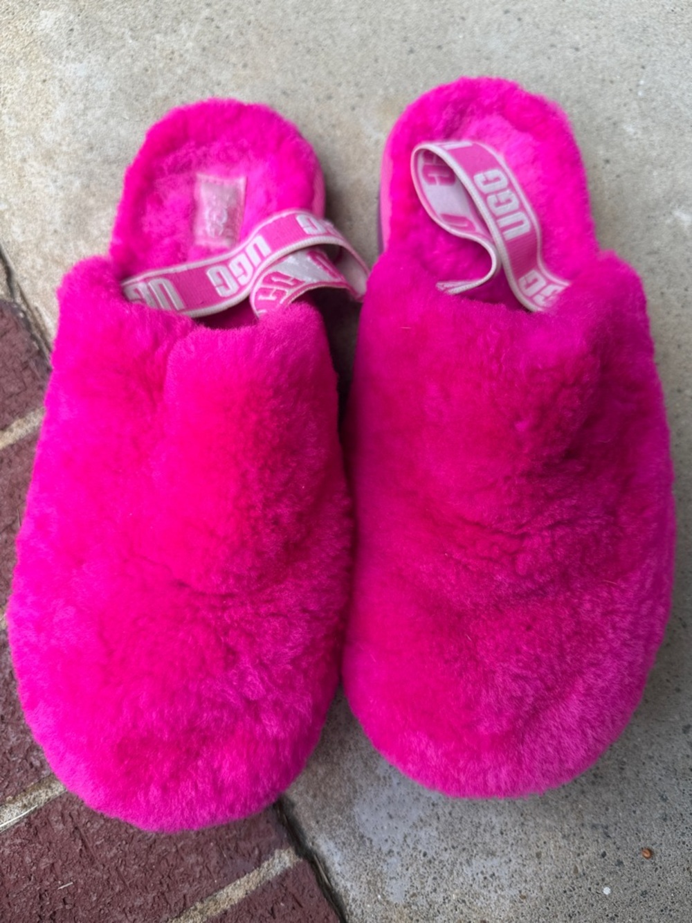 UGG Kids Fluff Yeah Hot Pink Fuzzy Slippers with Branded Strap